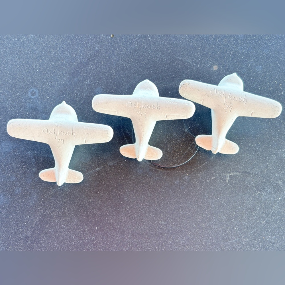 Osh Kosh 1979 White Ceramic Bisque Airplane Decor Set